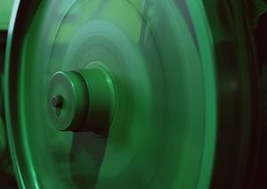 ゴム機械部位に特化した加工を行っている